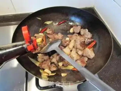 Make Spicy lamb pot step 8