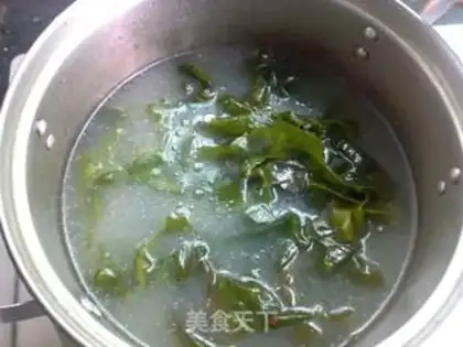 Make Spiral algae soup step 3