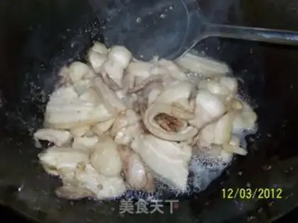Make Garlic sprouts back to the pot step 2
