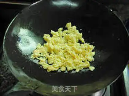 Make Half month egg dumplings step 3