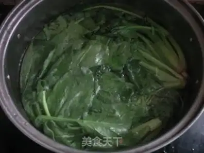 Make Peaches and vegetable congee step 1