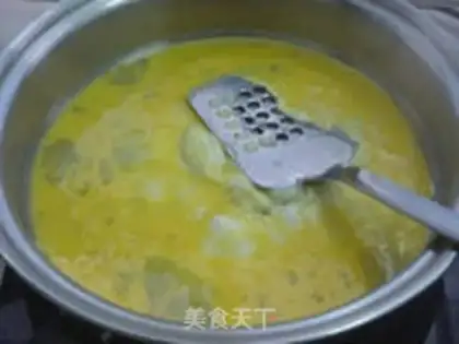 Make Orchid with fried eggs step 3