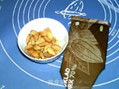 Make Almond chocolate step 0