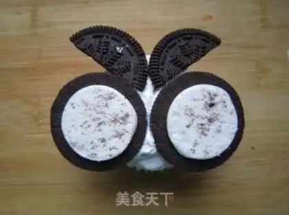 Make owl cake step 14