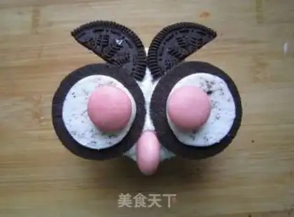 Make owl cake step 15