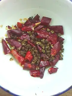 Make Homemade pepper oil step 2