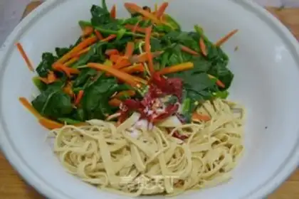 Make Old vinegar spinach step 6