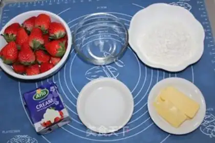 Make Strawberry butter tower step 0