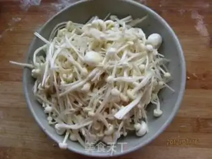 Make cucumber golden egg dry step 1