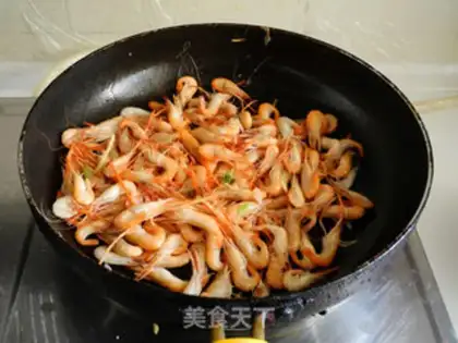 Make Pancake roll shrimp step 4