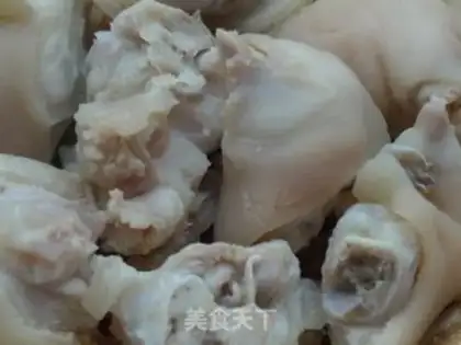 Make Pig hoof soy soup step 2