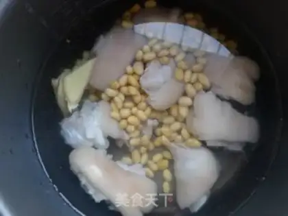 Make Pig hoof soy soup step 3