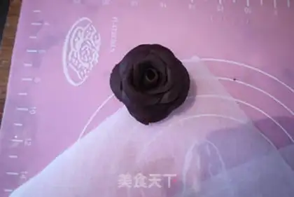 Make Chocolate roses step 8