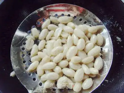 Make Spicy peanuts step 3