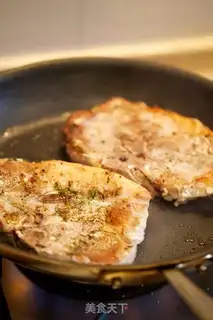 Make Caramel onion pork chops step 3