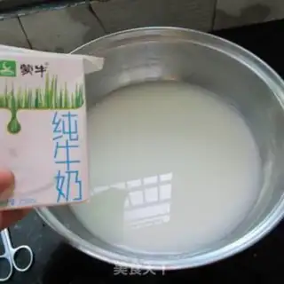 Make Milk sweet corn pot step 1