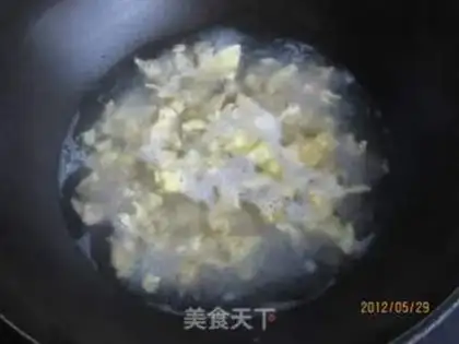 Make Tomato, egg soup step 5