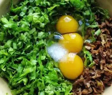 Make Scrambled eggs step 2