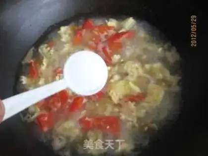 Make Tomato, egg soup step 7