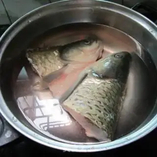 Make Spicy fish head tofu pot step 2