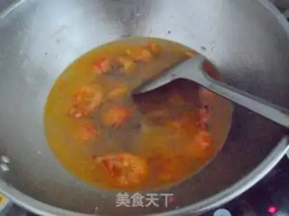 Make Tomato eggs and shrimp noodles step 5