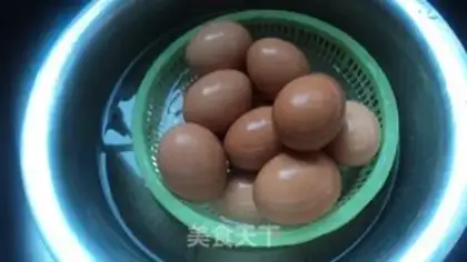 Make Five spicy tea eggs step 0