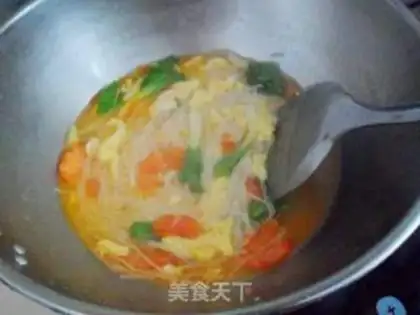 Make Tomato eggs and shrimp noodles step 9