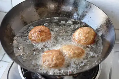 Make Egg lion head step 10