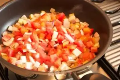 Make Tomato mushroom pasta with roast chicken leg step 6