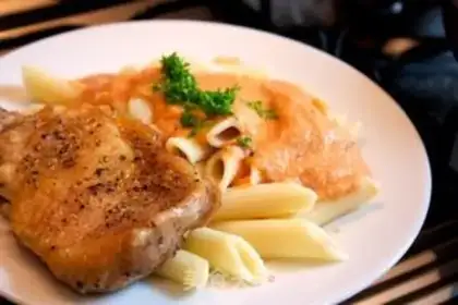 Make Tomato mushroom pasta with roast chicken leg step 9