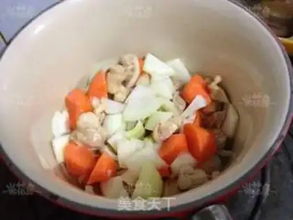Make Curry potato chicken step 2