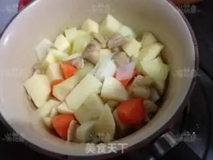 Make Curry potato chicken step 3
