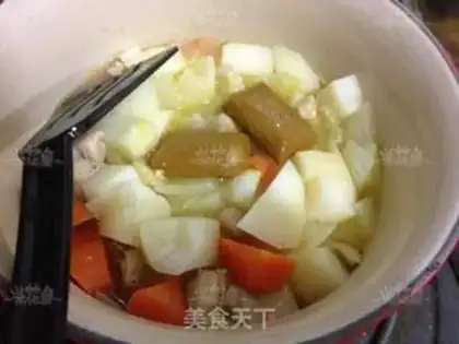 Make Curry potato chicken step 4