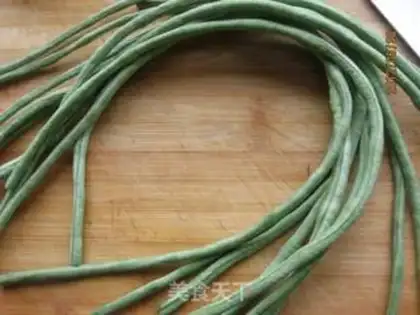 Make Garlic beans step 0
