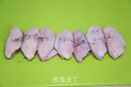 Make Pieprika salt chicken wings step 3