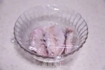 Make Pieprika salt chicken wings step 4