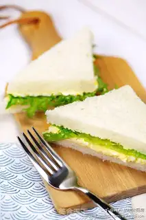 Make Egg sandwich step 6