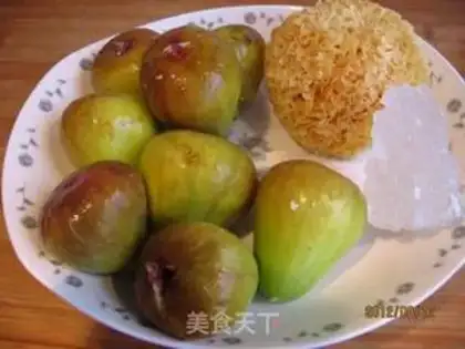 Make Silver soup with figs step 0