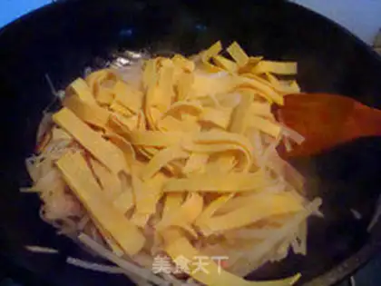 Make The radish is fried step 4