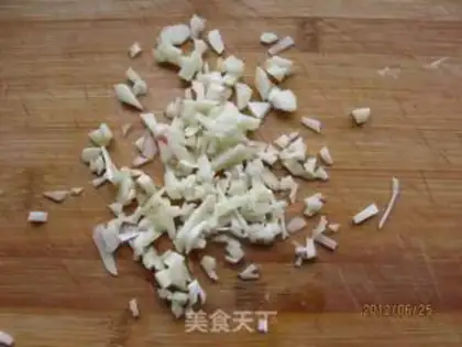 Make Garlic greasy ass-dry fish step 5