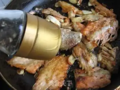 Make Garlic black pepper salmon chops step 7