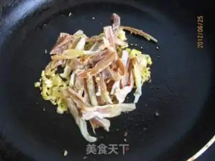 Make Garlic greasy ass-dry fish step 8