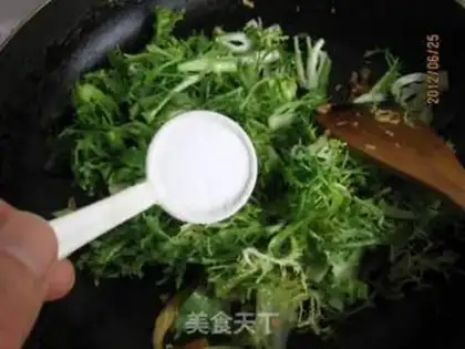 Make Garlic greasy ass-dry fish step 11