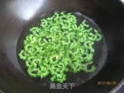 Make Slut and bitter shrimp step 3
