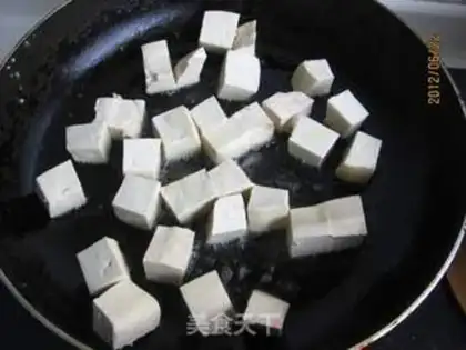 Make Red milk sauce tofu step 1