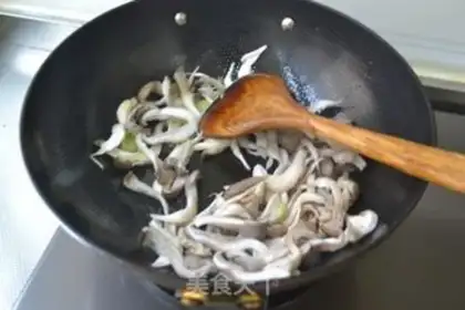 Make White mushrooms step 3