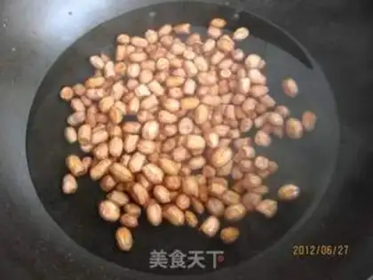 Make Spicy peanuts step 1