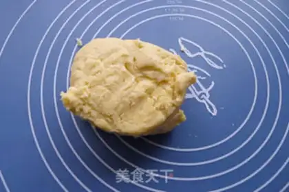 Make Panda crackers step 4