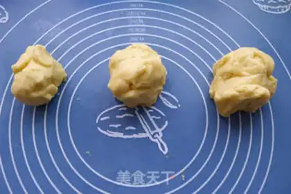 Make Panda crackers step 5