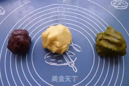 Make Panda crackers step 6